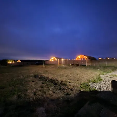 Glamping Pod With Wood Fired Hot Tub Gristhorpe