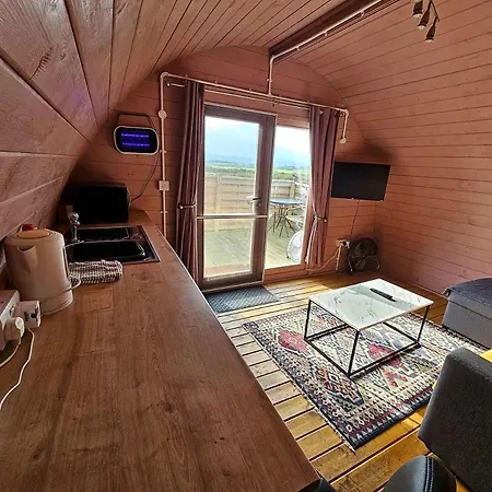 Glamping Pod With Wood Fired Hot Tub