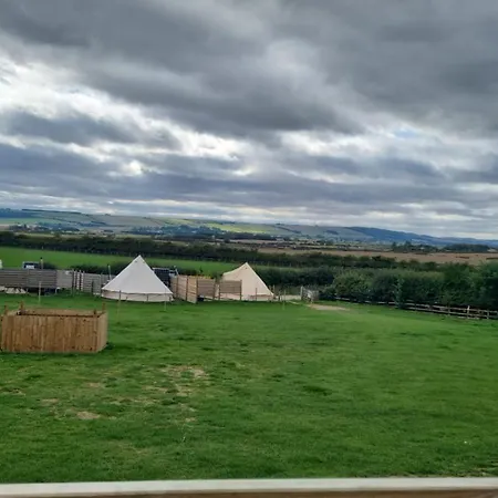 Glamping Pod With Wood Fired Hot Tub